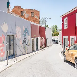 https://alcantara-charm-3br-apartments.hotels-lisbon-portugal.com